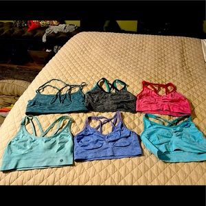 Lot of 6 colorful sports bras, size M/L